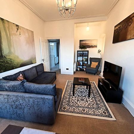 Dumbarton Hillview Apartment Bagian luar foto