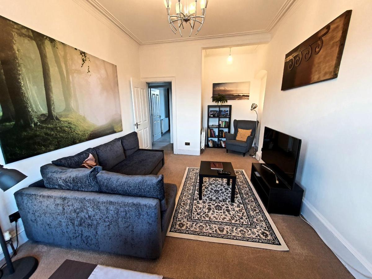 Dumbarton Hillview Apartment Bagian luar foto
