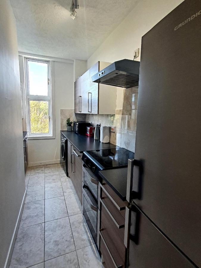 Dumbarton Hillview Apartment Bagian luar foto